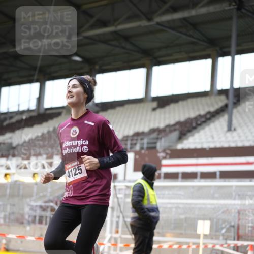 07.12.2025 - St. Pauli X-Mass-Run No. 15 Patografie http://msf.ph/oto/9373078 07.12.2025 11:57:25 Ziel 1327, 2811, 3444, 3452, 4125 meine-sportfotos.de
