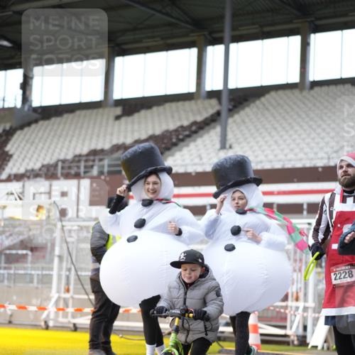 07.12.2025 - St. Pauli X-Mass-Run No. 15 Patografie http://msf.ph/oto/9373084 07.12.2025 11:57:34 Ziel 1327, 2228, 3444, 3452, 3480, 3847, 3852, 3993, 4125 meine-sportfotos.de