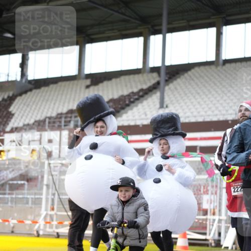 07.12.2025 - St. Pauli X-Mass-Run No. 15 Patografie http://msf.ph/oto/9373085 07.12.2025 11:57:34 Ziel 1327, 2228, 3444, 3452, 3480, 3847, 3852, 3993, 4125 meine-sportfotos.de