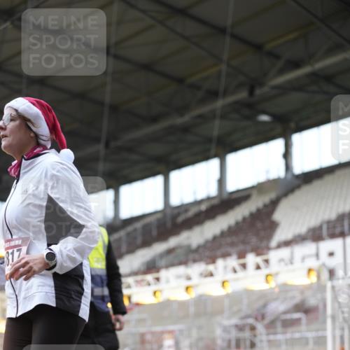 07.12.2025 - St. Pauli X-Mass-Run No. 15 Patografie http://msf.ph/oto/9373095 07.12.2025 11:58:00 Ziel 3801, 3817, 4218, 4240 meine-sportfotos.de