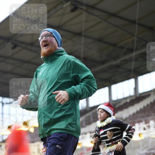 07.12.2025 - St. Pauli X-Mass-Run No. 15 Patografie http://msf.ph/oto/9373103 07.12.2025 11:58:20 Ziel 163, 1151, 1909, 1914, 3150, 3457, 3661, 4057, 4721 meine-sportfotos.de