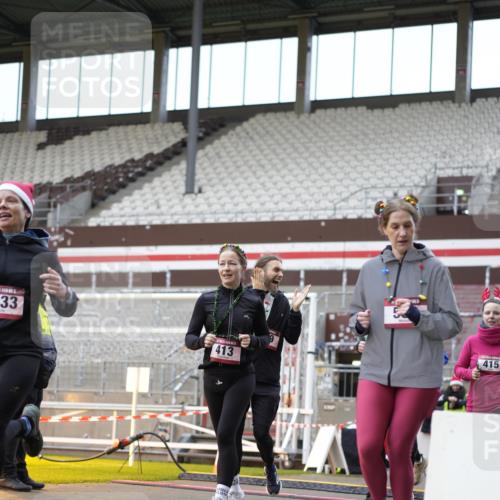 07.12.2025 - St. Pauli X-Mass-Run No. 15 Patografie http://msf.ph/oto/9373110 07.12.2025 11:58:38 Ziel 163, 409, 413, 415, 419, 589, 3192, 3533, 4312, 4505 meine-sportfotos.de