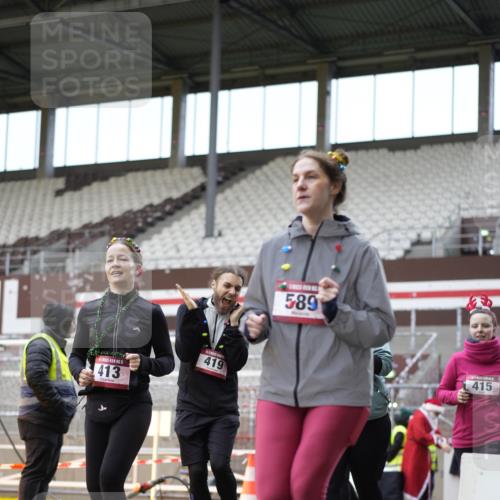 07.12.2025 - St. Pauli X-Mass-Run No. 15 Patografie http://msf.ph/oto/9373113 07.12.2025 11:58:39 Ziel 163, 409, 413, 415, 419, 589, 3192, 3533, 4312, 4505 meine-sportfotos.de