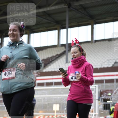 07.12.2025 - St. Pauli X-Mass-Run No. 15 Patografie http://msf.ph/oto/9373116 07.12.2025 11:58:41 Ziel 409, 413, 415, 419, 589, 3192, 3533, 4312, 4505 meine-sportfotos.de