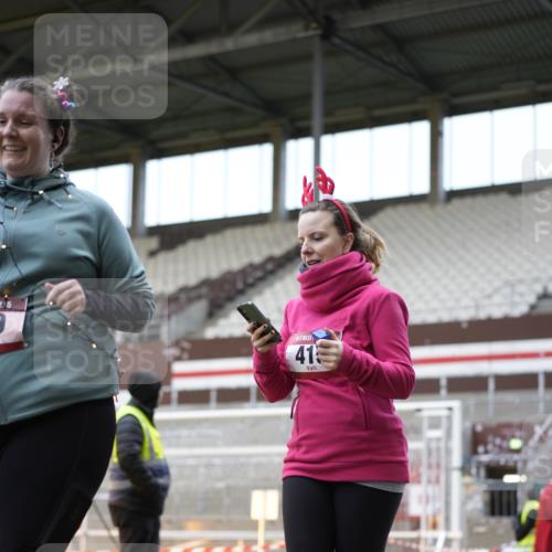 07.12.2025 - St. Pauli X-Mass-Run No. 15 Patografie http://msf.ph/oto/9373117 07.12.2025 11:58:41 Ziel 409, 413, 415, 419, 589, 3192, 3533, 4312, 4505 meine-sportfotos.de