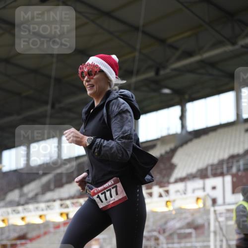 07.12.2025 - St. Pauli X-Mass-Run No. 15 Patografie http://msf.ph/oto/9373120 07.12.2025 11:58:51 Ziel 409, 413, 415, 419, 589, 1777, 3533, 4312 meine-sportfotos.de
