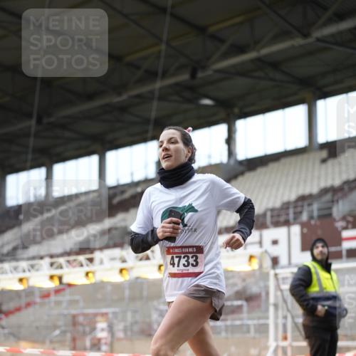 07.12.2025 - St. Pauli X-Mass-Run No. 15 Patografie http://msf.ph/oto/9373121 07.12.2025 11:58:58 Ziel 1777, 4733, 4749 meine-sportfotos.de