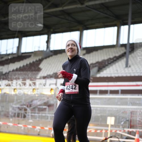 07.12.2025 - St. Pauli X-Mass-Run No. 15 Patografie http://msf.ph/oto/9373131 07.12.2025 11:59:18 Ziel 862, 1337, 1406, 4242, 4790 meine-sportfotos.de