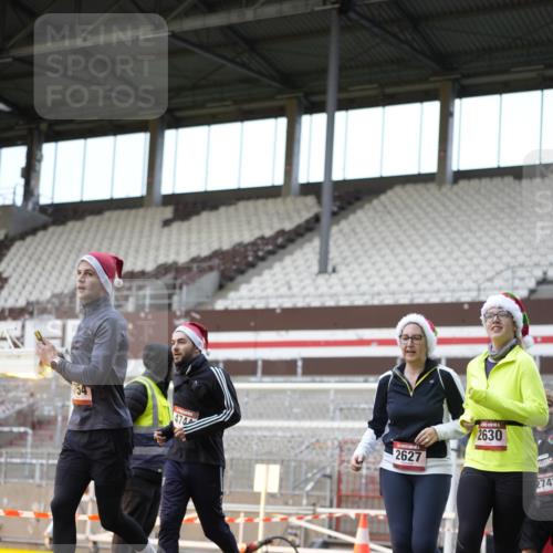 07.12.2025 - St. Pauli X-Mass-Run No. 15 Patografie http://msf.ph/oto/9373139 07.12.2025 11:59:27 Ziel 2627, 2630, 2741, 4242, 4744, 4754, 4790 meine-sportfotos.de