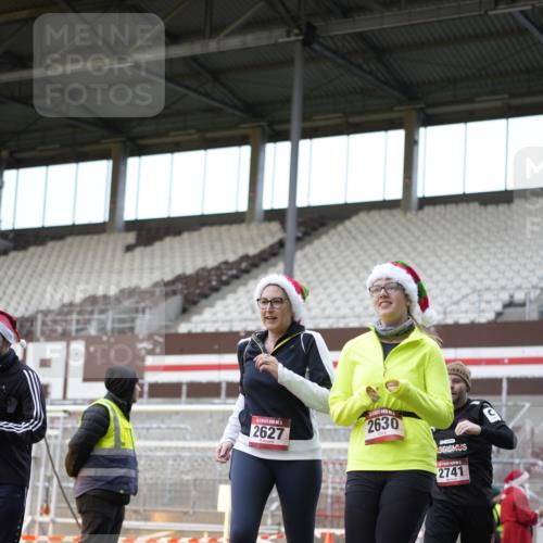 07.12.2025 - St. Pauli X-Mass-Run No. 15 Patografie http://msf.ph/oto/9373141 07.12.2025 11:59:27 Ziel 2627, 2630, 2741, 4242, 4744, 4754, 4790 meine-sportfotos.de