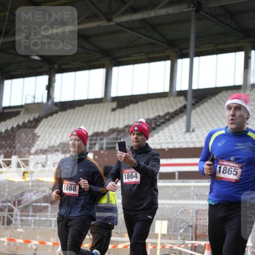 07.12.2025 - St. Pauli X-Mass-Run No. 15 Patografie http://msf.ph/oto/9373154 07.12.2025 11:59:35 Ziel 1864, 1865, 1868, 2627, 2630, 2741, 4306, 4744, 4754 meine-sportfotos.de