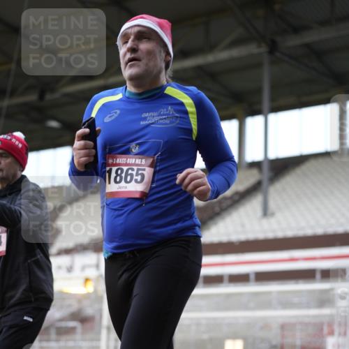 07.12.2025 - St. Pauli X-Mass-Run No. 15 Patografie http://msf.ph/oto/9373158 07.12.2025 11:59:35 Ziel 1864, 1865, 1868, 2627, 2630, 2741, 4306, 4744, 4754 meine-sportfotos.de