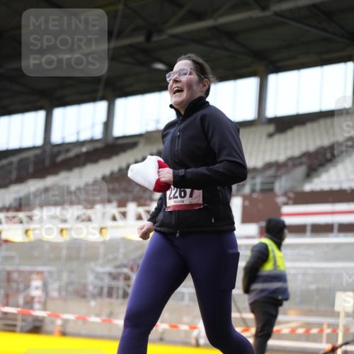 07.12.2025 - St. Pauli X-Mass-Run No. 15 Patografie http://msf.ph/oto/9373173 07.12.2025 12:00:15 Ziel 2264, 2267 meine-sportfotos.de