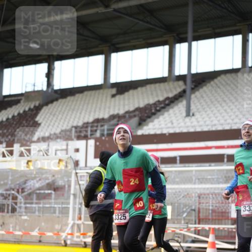07.12.2025 - St. Pauli X-Mass-Run No. 15 Patografie http://msf.ph/oto/9373189 07.12.2025 12:00:39 Ziel 1225, 1443, 2032, 3318, 3322, 3323, 3325, 3584, 3587, 4723 meine-sportfotos.de