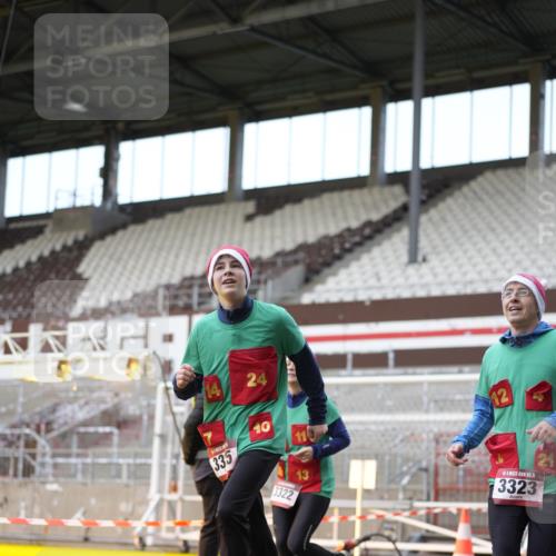 07.12.2025 - St. Pauli X-Mass-Run No. 15 Patografie http://msf.ph/oto/9373191 07.12.2025 12:00:39 Ziel 1225, 1443, 2032, 3318, 3322, 3323, 3325, 3584, 3587, 4723 meine-sportfotos.de