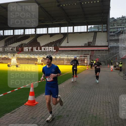 07.12.2025 - St. Pauli X-Mass-Run No. 15 Fabian Wolf http://msf.ph/oto/9373192 07.12.2025 09:51:20 Ziel 13, 1258, 2030, 2135, 2646, 3110, 4273 meine-sportfotos.de