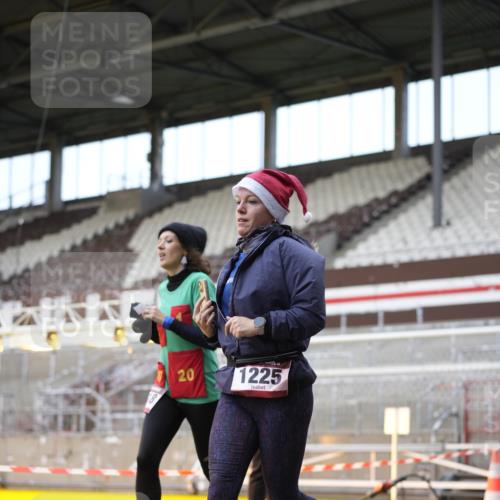07.12.2025 - St. Pauli X-Mass-Run No. 15 Patografie http://msf.ph/oto/9373197 07.12.2025 12:00:41 Ziel 1225, 1443, 2032, 3318, 3322, 3323, 3325, 4723 meine-sportfotos.de