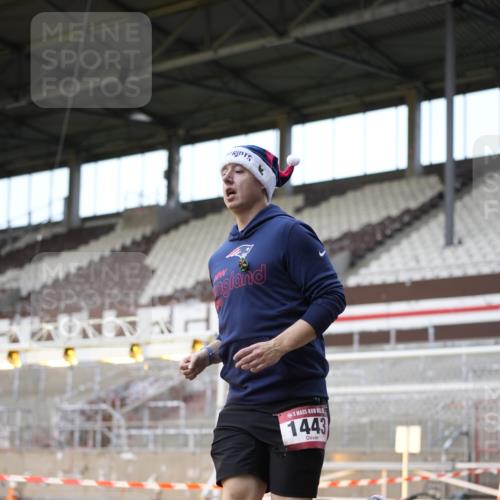 07.12.2025 - St. Pauli X-Mass-Run No. 15 Patografie http://msf.ph/oto/9373207 07.12.2025 12:00:45 Ziel 1225, 1443, 2032, 3318, 3322, 3323, 3325, 4723 meine-sportfotos.de