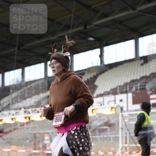 07.12.2025 - St. Pauli X-Mass-Run No. 15 Patografie http://msf.ph/oto/9373211 07.12.2025 12:00:52 Ziel 124, 1225, 1443, 1635, 1665, 1880, 2032, 3318, 3322, 3323, 3325 meine-sportfotos.de
