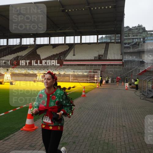 07.12.2025 - St. Pauli X-Mass-Run No. 15 Fabian Wolf http://msf.ph/oto/9373229 07.12.2025 09:51:36 Ziel 1117, 1258, 1893, 2030, 3110 meine-sportfotos.de