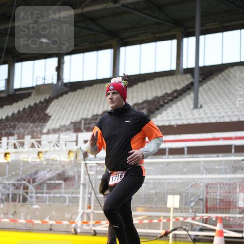 07.12.2025 - St. Pauli X-Mass-Run No. 15 Patografie http://msf.ph/oto/9373265 07.12.2025 12:01:35 Ziel 1719, 1786, 2987, 2991, 3385, 3463, 3531, 3981, 4753 meine-sportfotos.de