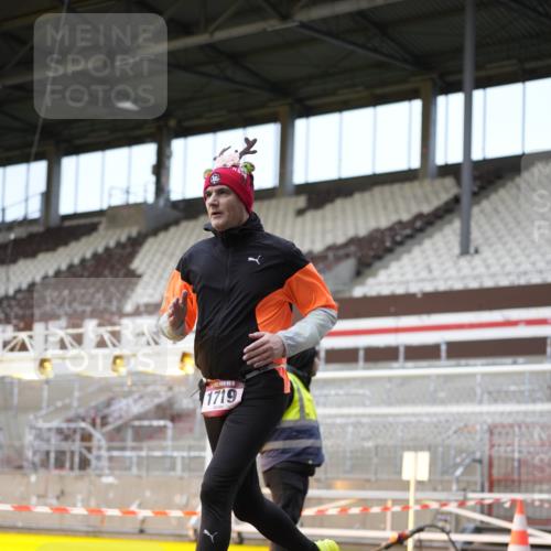 07.12.2025 - St. Pauli X-Mass-Run No. 15 Patografie http://msf.ph/oto/9373267 07.12.2025 12:01:35 Ziel 1719, 1786, 2987, 2991, 3385, 3463, 3531, 3981, 4753 meine-sportfotos.de