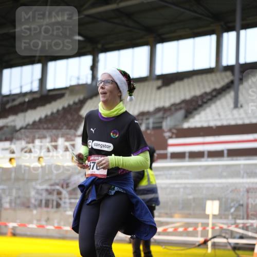 07.12.2025 - St. Pauli X-Mass-Run No. 15 Patografie http://msf.ph/oto/9373270 07.12.2025 12:01:45 Ziel 576, 926, 928, 933, 1719, 2411, 2539, 2868, 3869, 3981, 4753 meine-sportfotos.de