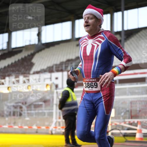 07.12.2025 - St. Pauli X-Mass-Run No. 15 Patografie http://msf.ph/oto/9373272 07.12.2025 12:01:47 Ziel 576, 926, 928, 933, 1719, 2411, 2539, 2868, 3869, 4107, 4109, 4369, 4370, 4753 meine-sportfotos.de