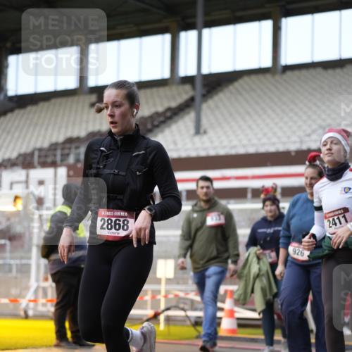 07.12.2025 - St. Pauli X-Mass-Run No. 15 Patografie http://msf.ph/oto/9373276 07.12.2025 12:01:48 Ziel 576, 926, 928, 933, 1719, 2411, 2539, 2868, 3869, 4107, 4109, 4156, 4369, 4370, 4753 meine-sportfotos.de