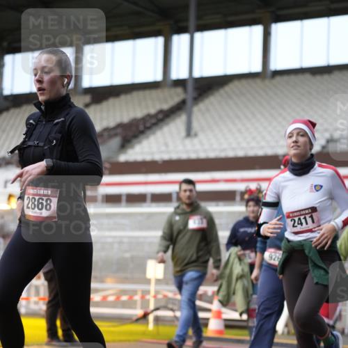 07.12.2025 - St. Pauli X-Mass-Run No. 15 Patografie http://msf.ph/oto/9373278 07.12.2025 12:01:48 Ziel 576, 926, 928, 933, 1719, 2411, 2539, 2868, 3869, 4107, 4109, 4156, 4369, 4370, 4753 meine-sportfotos.de