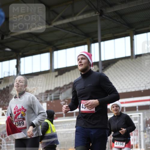 07.12.2025 - St. Pauli X-Mass-Run No. 15 Patografie http://msf.ph/oto/9373293 07.12.2025 12:01:53 Ziel 576, 926, 928, 933, 2411, 2539, 2868, 3869, 4102, 4107, 4109, 4142, 4156, 4369, 4370 meine-sportfotos.de