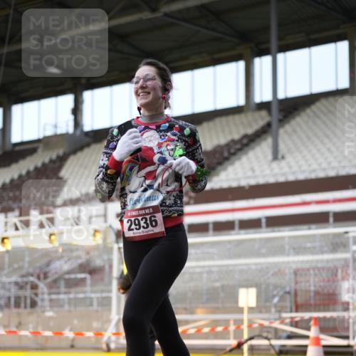 07.12.2025 - St. Pauli X-Mass-Run No. 15 Patografie http://msf.ph/oto/9373319 07.12.2025 12:02:18 Ziel 2936, 2940, 3203, 3837, 4364 meine-sportfotos.de
