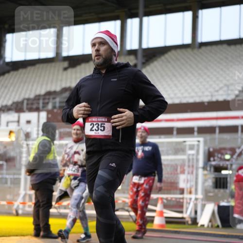 07.12.2025 - St. Pauli X-Mass-Run No. 15 Patografie http://msf.ph/oto/9373332 07.12.2025 12:02:26 Ziel 235, 1979, 1983, 2936, 2940, 3203, 3429, 3432, 3743, 3745, 3837, 4364 meine-sportfotos.de