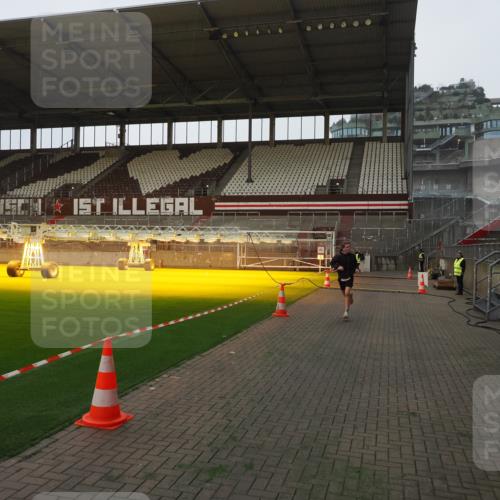 07.12.2025 - St. Pauli X-Mass-Run No. 15 Fabian Wolf http://msf.ph/oto/9373339 07.12.2025 09:53:17 Ziel 518, 3684 meine-sportfotos.de
