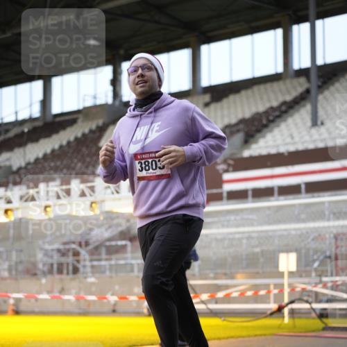 07.12.2025 - St. Pauli X-Mass-Run No. 15 Patografie http://msf.ph/oto/9373349 07.12.2025 12:02:36 Ziel 235, 1279, 1979, 1983, 3429, 3432, 3743, 3745, 3803, 3837, 3995 meine-sportfotos.de