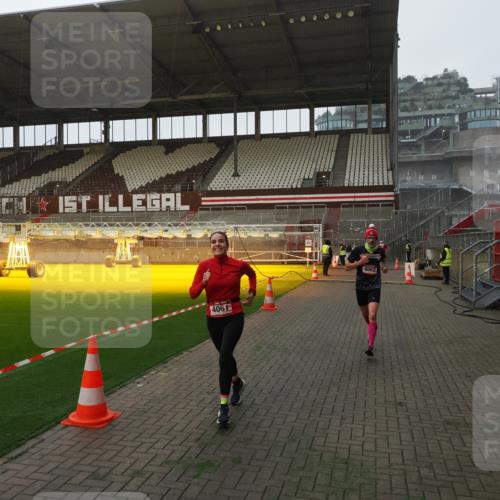 07.12.2025 - St. Pauli X-Mass-Run No. 15 Fabian Wolf http://msf.ph/oto/9373375 07.12.2025 09:53:47 Ziel 96, 115, 4050, 4061, 4062 meine-sportfotos.de
