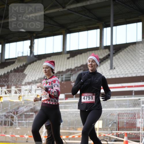 07.12.2025 - St. Pauli X-Mass-Run No. 15 Patografie http://msf.ph/oto/9373381 07.12.2025 12:03:02 Ziel 2610, 2747, 2822, 2834, 2843, 3122, 3125, 3130, 3134, 3281, 4076, 4120, 4228, 4243, 4244, 4747, 4750, 4751 meine-sportfotos.de