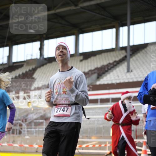 07.12.2025 - St. Pauli X-Mass-Run No. 15 Patografie http://msf.ph/oto/9373385 07.12.2025 12:03:05 Ziel 267, 2610, 2747, 2822, 2834, 2843, 3122, 3125, 3130, 3134, 3281, 4024, 4243, 4244, 4747, 4750, 4751 meine-sportfotos.de