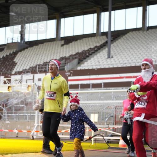 07.12.2025 - St. Pauli X-Mass-Run No. 15 Patografie http://msf.ph/oto/9373416 07.12.2025 12:03:11 Ziel 267, 2610, 2747, 2822, 2834, 2843, 3122, 3125, 3130, 3134, 3281, 3282, 3937, 3941, 3943, 4024, 4243, 4244, 4732, 4741, 4747, 4750, 4751 meine-sportfotos.de