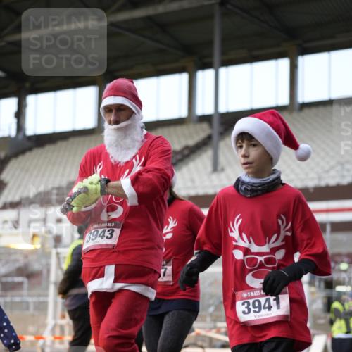 07.12.2025 - St. Pauli X-Mass-Run No. 15 Patografie http://msf.ph/oto/9373420 07.12.2025 12:03:12 Ziel 267, 2610, 2747, 2822, 2834, 2843, 3122, 3125, 3130, 3134, 3281, 3282, 3937, 3941, 3943, 4024, 4243, 4244, 4732, 4741, 4747, 4750, 4751 meine-sportfotos.de