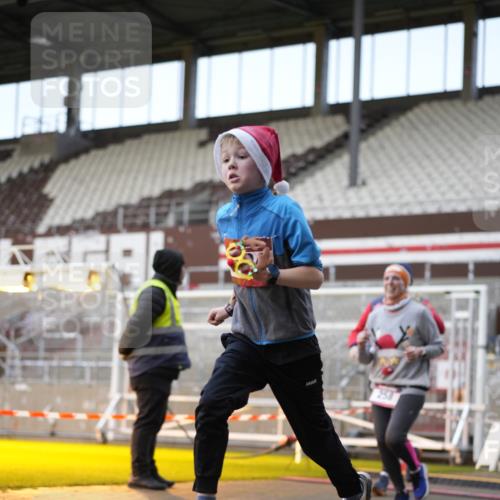 07.12.2025 - St. Pauli X-Mass-Run No. 15 Patografie http://msf.ph/oto/9373455 07.12.2025 12:03:30 Ziel 255, 258, 263, 723, 3807, 4006, 4022, 4221, 4224, 4241, 4247, 4726, 4731, 4732, 4746, 5007 meine-sportfotos.de