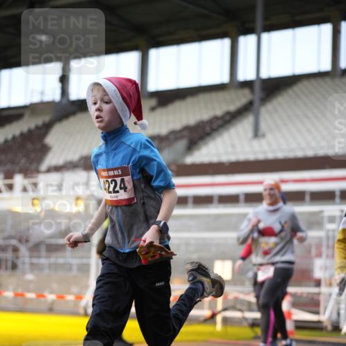 07.12.2025 - St. Pauli X-Mass-Run No. 15 Patografie http://msf.ph/oto/9373457 07.12.2025 12:03:30 Ziel 255, 258, 263, 723, 3807, 4006, 4022, 4221, 4224, 4241, 4247, 4726, 4731, 4732, 4746, 5007 meine-sportfotos.de
