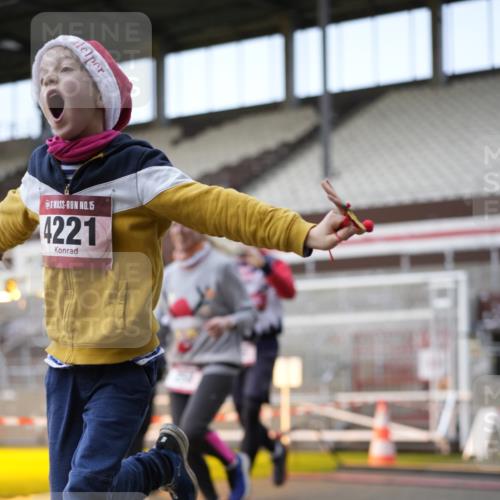 07.12.2025 - St. Pauli X-Mass-Run No. 15 Patografie http://msf.ph/oto/9373458 07.12.2025 12:03:31 Ziel 255, 258, 263, 723, 3081, 3082, 3807, 4006, 4022, 4221, 4224, 4241, 4247, 4726, 4731, 4732, 4742, 4746, 5007 meine-sportfotos.de