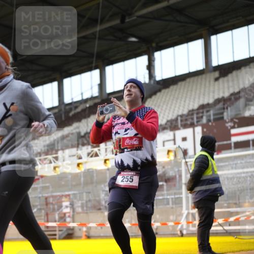 07.12.2025 - St. Pauli X-Mass-Run No. 15 Patografie http://msf.ph/oto/9373462 07.12.2025 12:03:32 Ziel 255, 258, 263, 723, 3081, 3082, 3807, 3996, 3997, 4006, 4022, 4221, 4224, 4241, 4247, 4726, 4731, 4742, 4746, 5007 meine-sportfotos.de