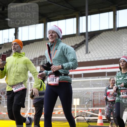 07.12.2025 - St. Pauli X-Mass-Run No. 15 Patografie http://msf.ph/oto/9373472 07.12.2025 12:03:36 Ziel 255, 258, 263, 723, 3081, 3082, 3316, 3317, 3807, 3994, 3996, 3997, 4006, 4011, 4021, 4022, 4221, 4224, 4241, 4247, 4726, 4731, 4742, 4746 meine-sportfotos.de