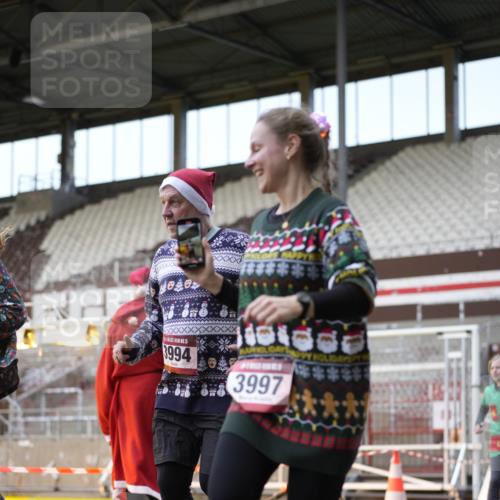 07.12.2025 - St. Pauli X-Mass-Run No. 15 Patografie http://msf.ph/oto/9373479 07.12.2025 12:03:38 Ziel 255, 258, 263, 723, 3081, 3082, 3316, 3317, 3807, 3994, 3996, 3997, 4006, 4011, 4021, 4022, 4221, 4224, 4247, 4726, 4731, 4742, 4746 meine-sportfotos.de