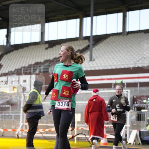 07.12.2025 - St. Pauli X-Mass-Run No. 15 Patografie http://msf.ph/oto/9373481 07.12.2025 12:03:40 Ziel 255, 258, 263, 723, 3081, 3082, 3316, 3317, 3994, 3996, 3997, 4011, 4021, 4221, 4224, 4247, 4726, 4731, 4742, 4746 meine-sportfotos.de