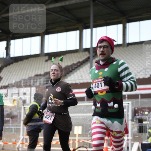 07.12.2025 - St. Pauli X-Mass-Run No. 15 Patografie http://msf.ph/oto/9373485 07.12.2025 12:03:41 Ziel 255, 258, 263, 723, 3081, 3082, 3316, 3317, 3994, 3996, 3997, 4011, 4021, 4221, 4224, 4247, 4742, 4746 meine-sportfotos.de