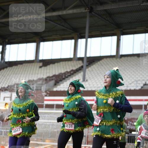 07.12.2025 - St. Pauli X-Mass-Run No. 15 Patografie http://msf.ph/oto/9373491 07.12.2025 12:03:53 Ziel 1236, 1357, 3316, 3317, 3753, 3851, 3994, 4011, 4021, 4047, 4049, 4131, 4365, 4367 meine-sportfotos.de