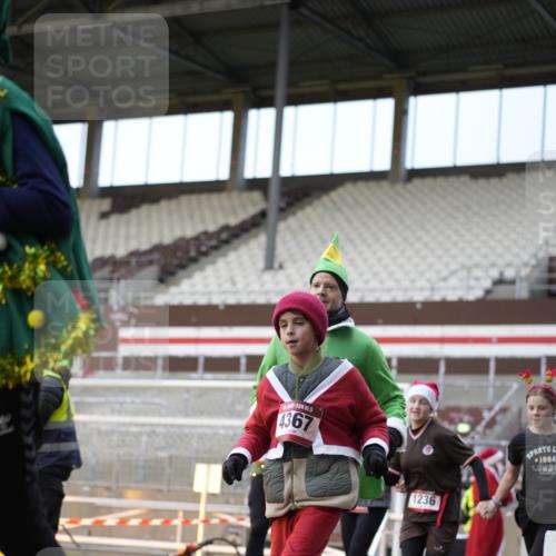 07.12.2025 - St. Pauli X-Mass-Run No. 15 Patografie http://msf.ph/oto/9373495 07.12.2025 12:03:54 Ziel 1236, 1357, 3316, 3317, 3753, 3851, 4011, 4021, 4047, 4049, 4131, 4365, 4367 meine-sportfotos.de